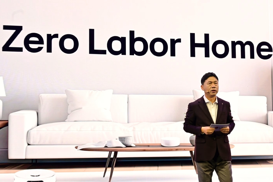 LG Electronics Talks AI, Shows Off Wafer-Thin ‘Wallpaper’ TV